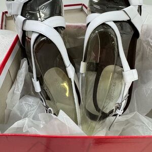 Aerosoles White Women's Sandals